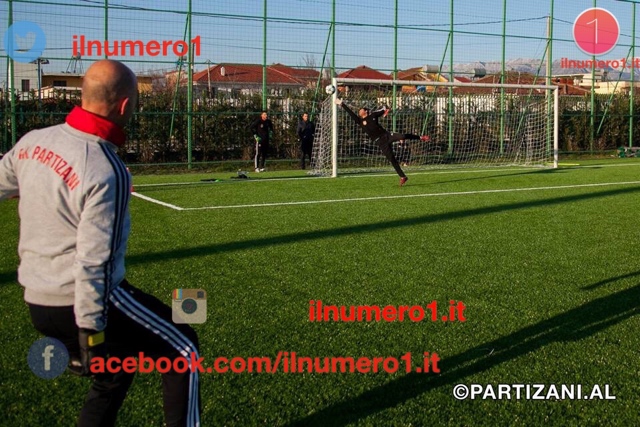 Mario Capece 3